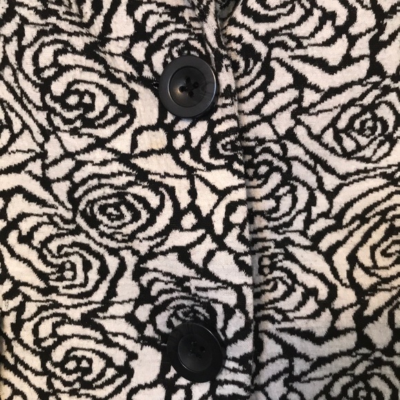 Torrid Black and White Floral Blazer - Picture 2 of 4